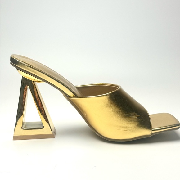 Gold Triangle Heels Women’s Size 10 / 10.5 Metallic Dress Pumps - Picture 2 of 16